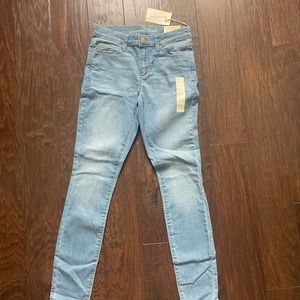 Women’s size 00 Universal Thread skinny jeans